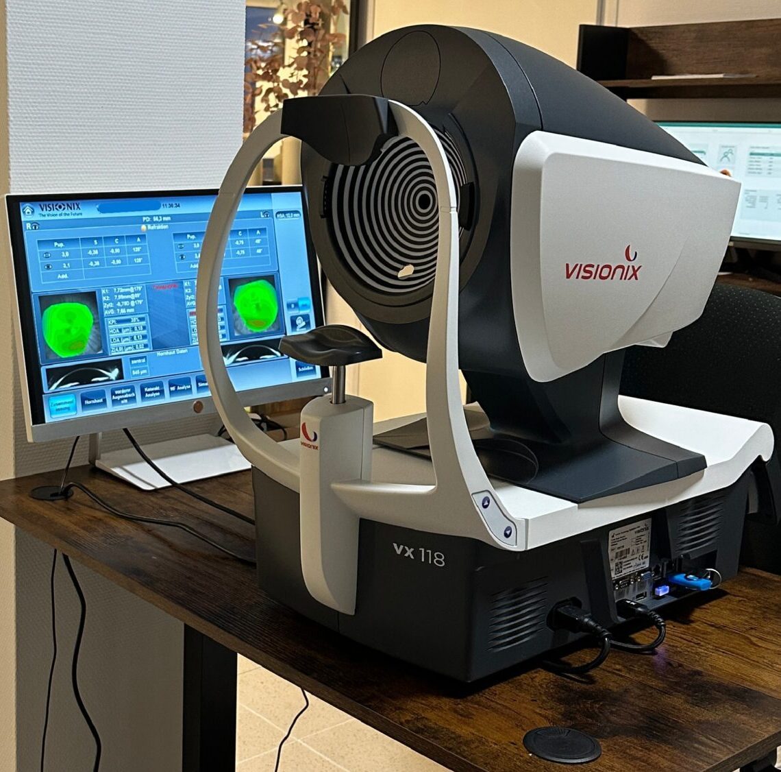Modernes Augenscreening bei Optik Glöckner